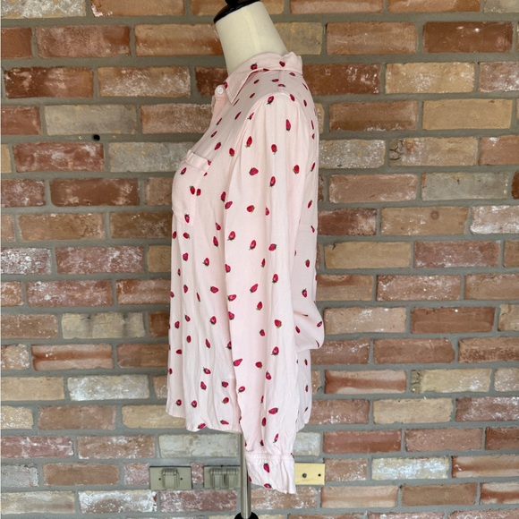 Rails Rocsi Strawberry Print Button Down Shirt Size Small - Picture 6 of 10